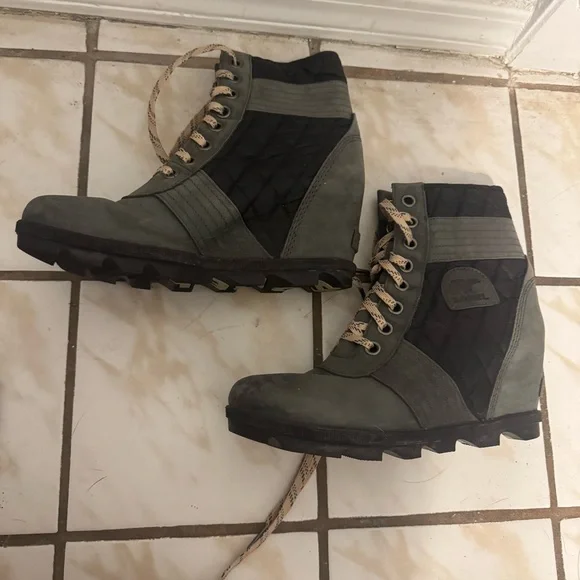 SOREL Lexie Hidden Wedge Waterproof Booties Black and Grey Women’s 10.5 - Picture 3 of 6